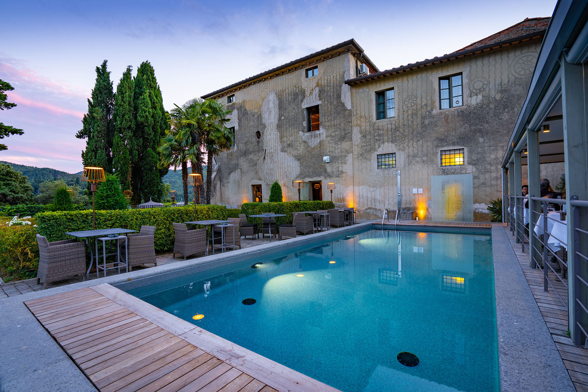 Vista della piscina di Villa Sassolini. luxury boutique hotel in toscana